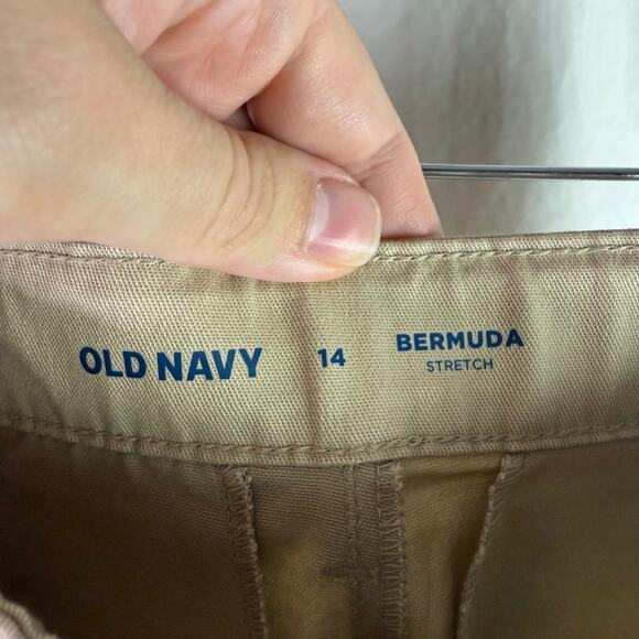 Old Navy NWT Set of 2 Girl's 14 Tan Khaki & Bermuda Chino Shorts 100% Cotton - Picture 3 of 8